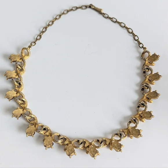 Vintage 1960's Judy Lee Gold Tone Necklace Black Marbled Cabochons - 15